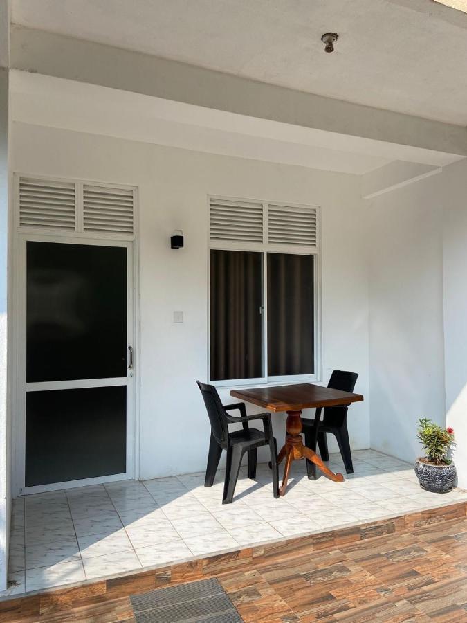 Senarathna Guest House Уелигама Екстериор снимка