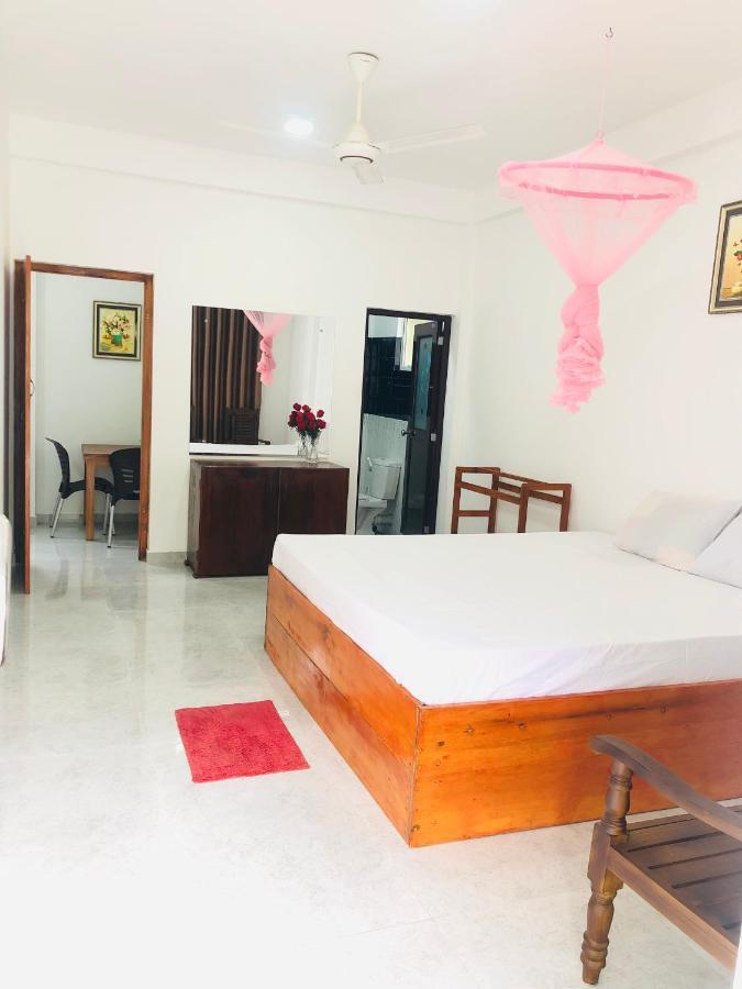 Senarathna Guest House Уелигама Екстериор снимка