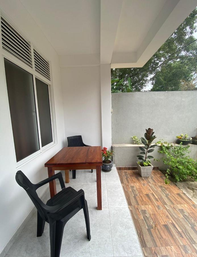 Senarathna Guest House Уелигама Екстериор снимка