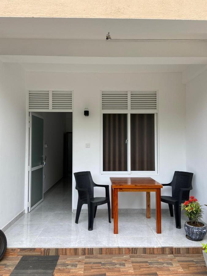 Senarathna Guest House Уелигама Екстериор снимка