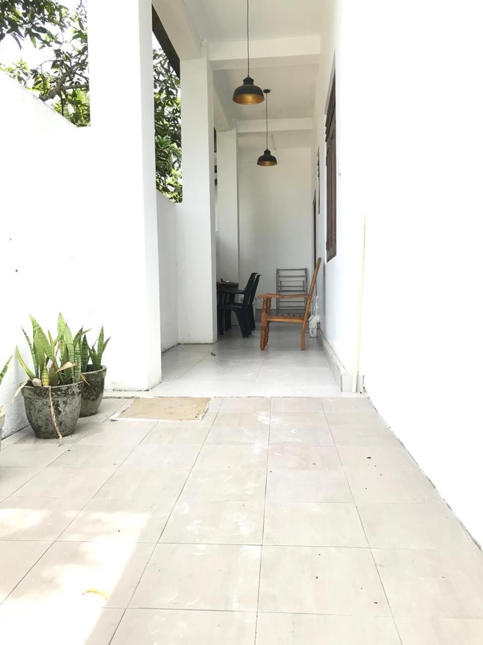Senarathna Guest House Уелигама Екстериор снимка